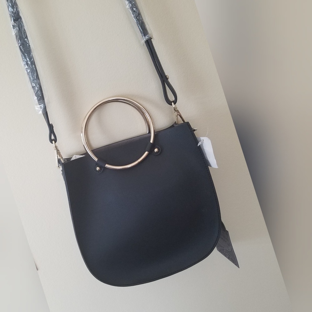NWT T-Shirt & Jeans black purse